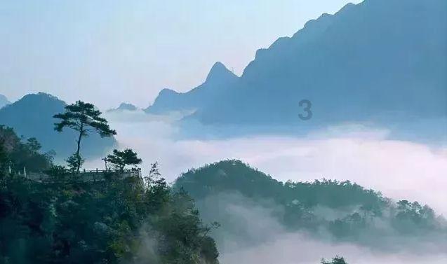 “瓦罐坟”是什么?老人60岁入墓穴,一次饭一块砖,直至坟口封死